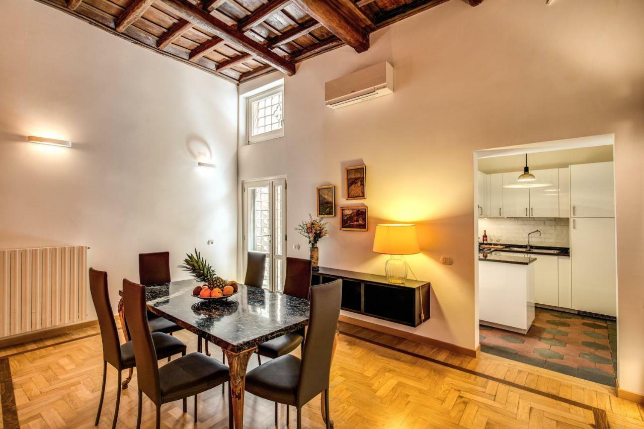 Apartment Dimension Trevi Rom