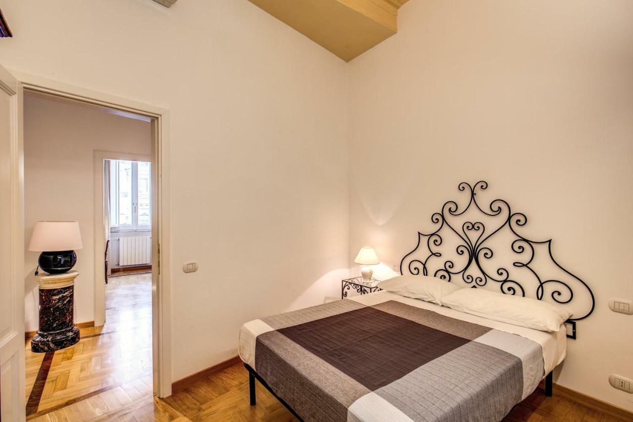Dimension Trevi Apartment Rome