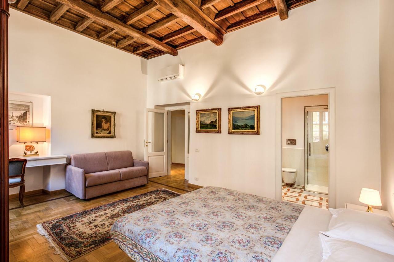 Apartment Dimension Trevi Rom