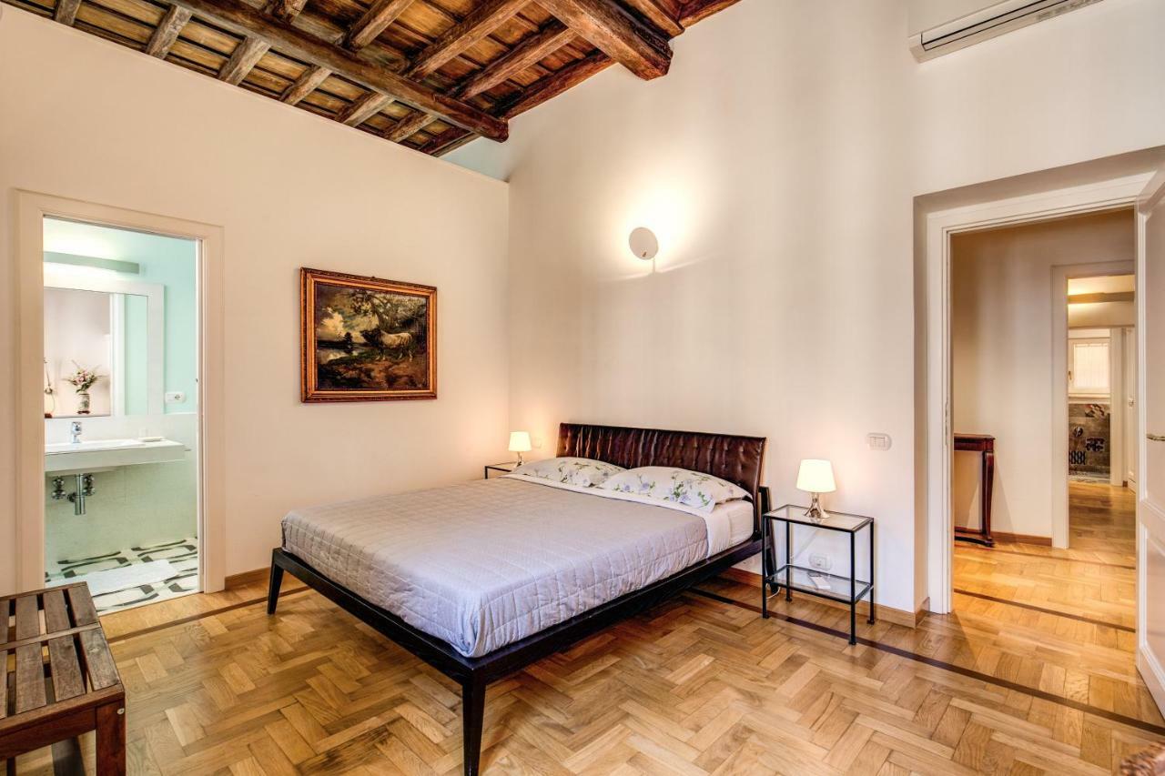 Dimension Trevi Apartment Rom